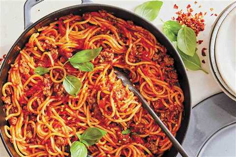 One-Pot Spaghetti and Meat Sauce